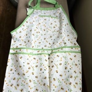 The Spring Shop Gardening Bee Apron with Green Trim